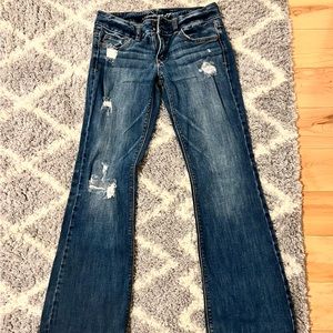 Size 6 American eagle artist